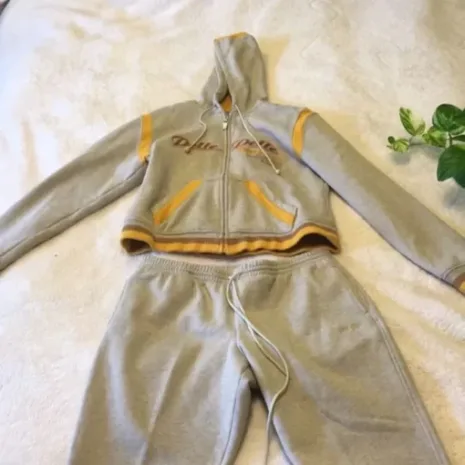 Pelle-Pelle-Mens-Vintage-By-Marc-Buchanan-Gray-Tracksuit-1.webp